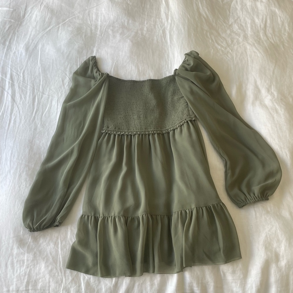 NWT Aritzia Wilfred Tempest Mini Dress Sage Green Smocked Long Sleeve S/P